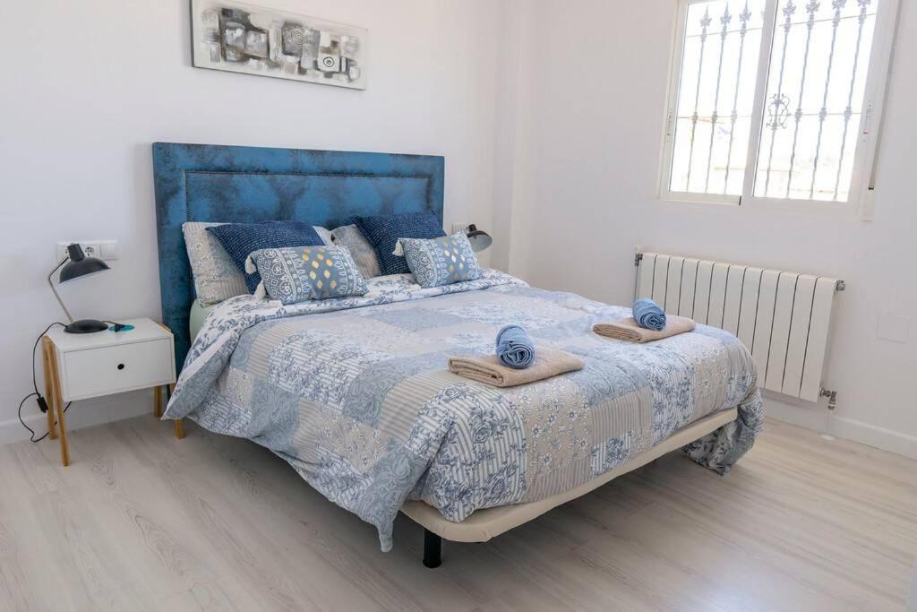 Casa Lilly-Rose, A Beautiful 3 Bedroom Detached Villa A Short Walk To The Villamartin Plaza & Golf Course エクステリア 写真