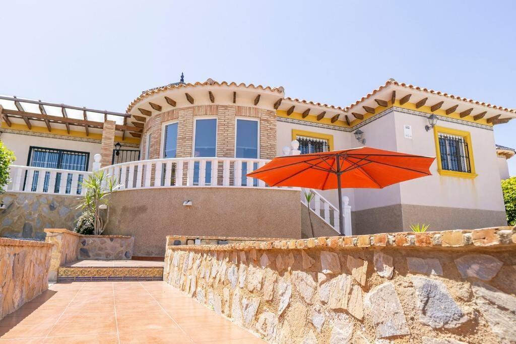 Casa Lilly-Rose, A Beautiful 3 Bedroom Detached Villa A Short Walk To The Villamartin Plaza & Golf Course エクステリア 写真