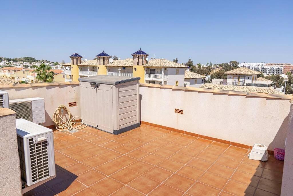 Casa Lilly-Rose, A Beautiful 3 Bedroom Detached Villa A Short Walk To The Villamartin Plaza & Golf Course エクステリア 写真