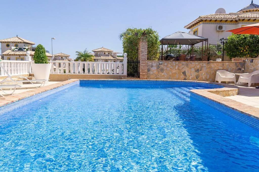 Casa Lilly-Rose, A Beautiful 3 Bedroom Detached Villa A Short Walk To The Villamartin Plaza & Golf Course エクステリア 写真