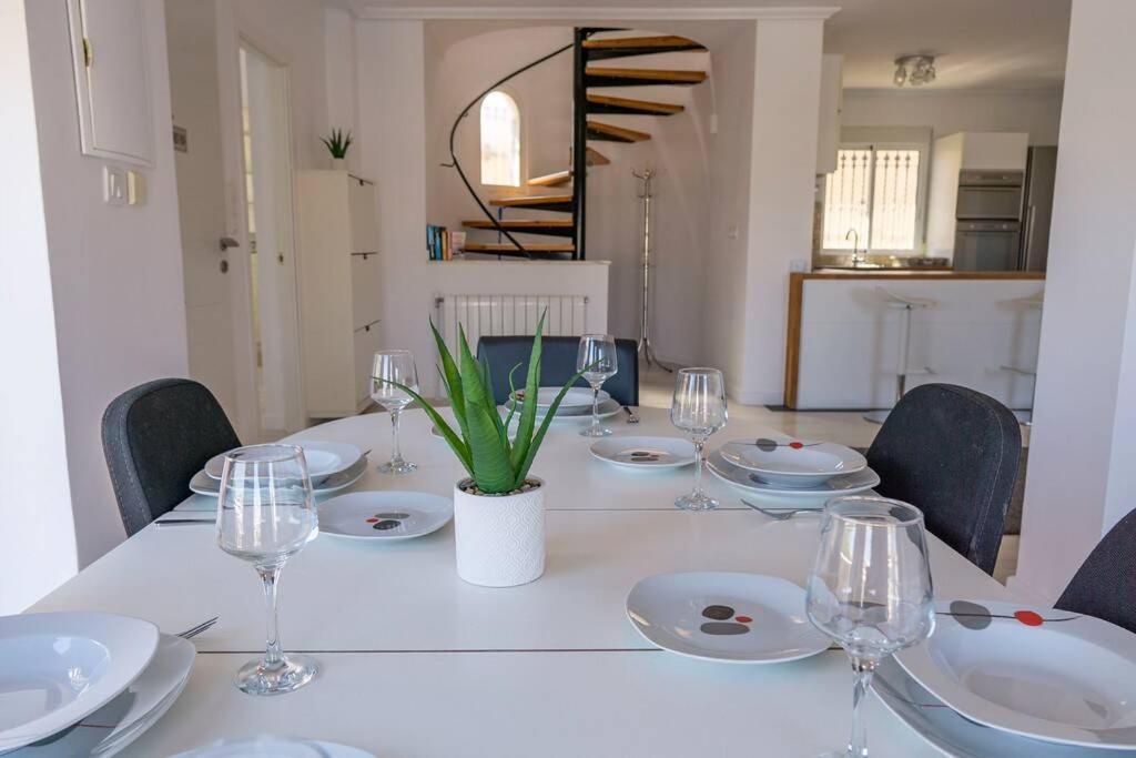 Casa Lilly-Rose, A Beautiful 3 Bedroom Detached Villa A Short Walk To The Villamartin Plaza & Golf Course エクステリア 写真