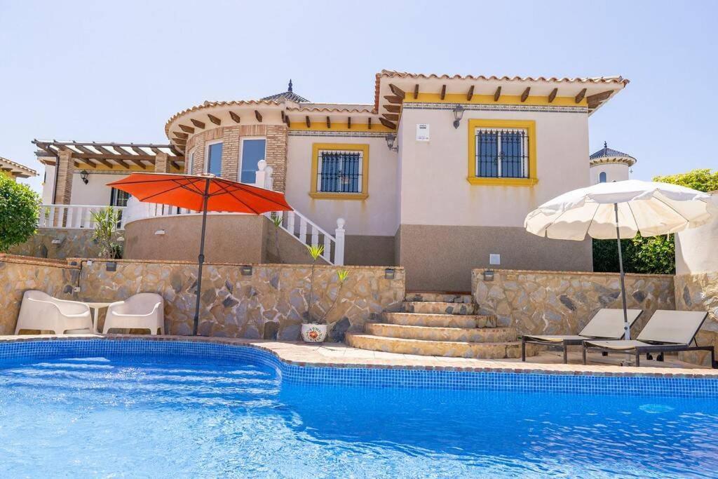 Casa Lilly-Rose, A Beautiful 3 Bedroom Detached Villa A Short Walk To The Villamartin Plaza & Golf Course エクステリア 写真