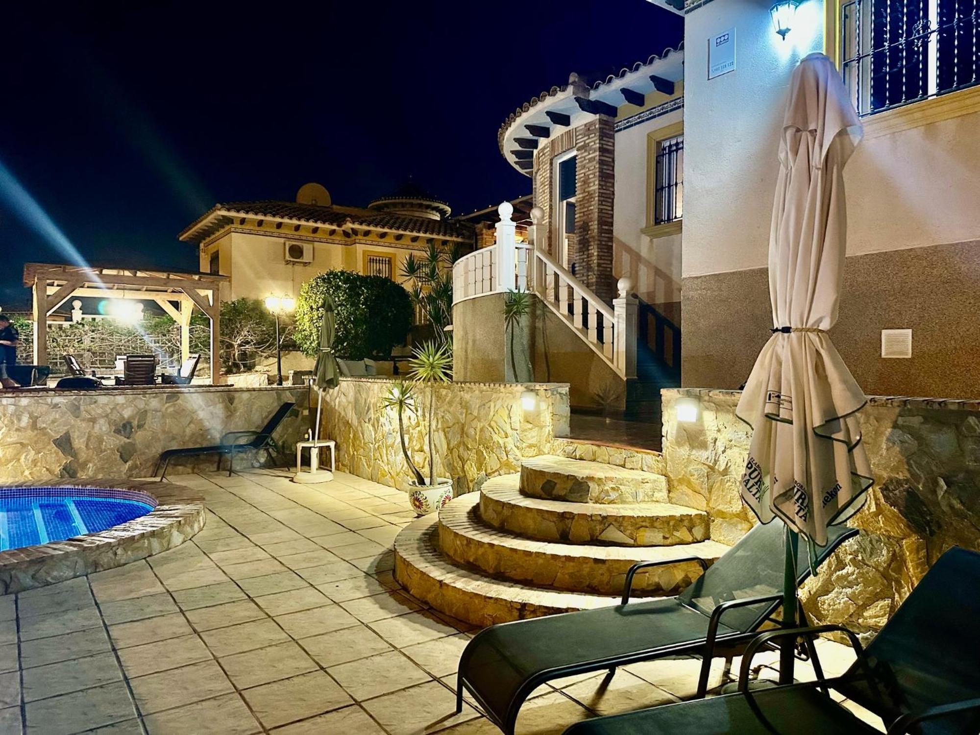 Casa Lilly-Rose, A Beautiful 3 Bedroom Detached Villa A Short Walk To The Villamartin Plaza & Golf Course エクステリア 写真